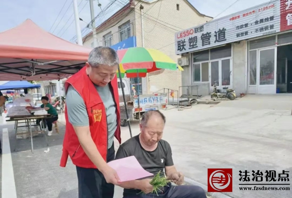 流坡坞镇开展“弘扬见义勇为精神 继承中华传统美德”主题宣传活动