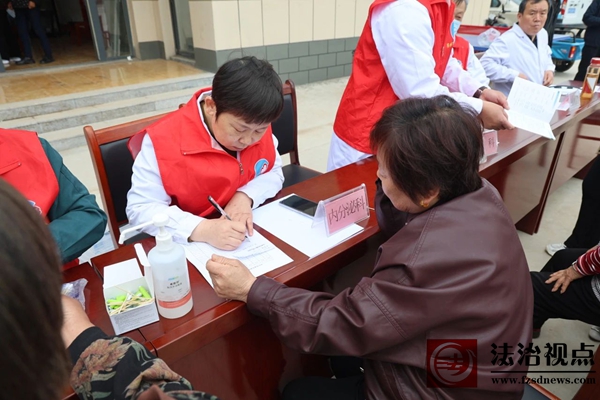 阳信县商店镇：健康义诊暖人心 移风易俗树新风
