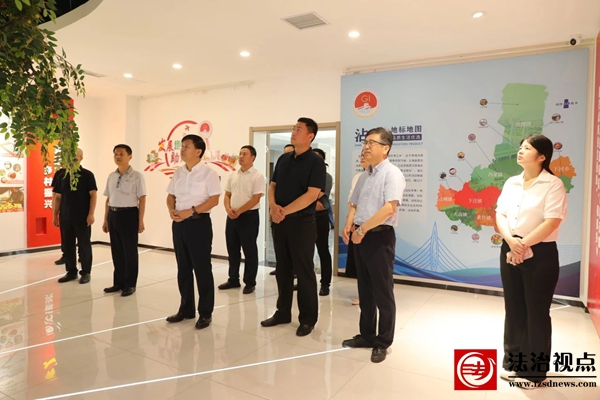 省市场监管局知识产权保护处副处长赵跃程一行到下洼镇调研