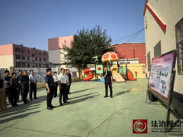 县委常委、宣传部部长、统战部部长徐鹏潇一行到海丰街道商城社区调研文化书院建设情况