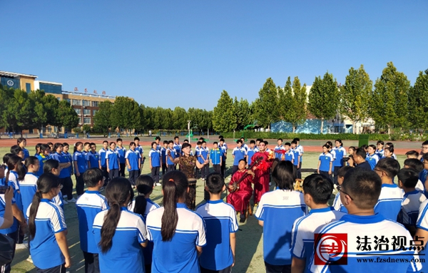 信阳镇“非遗进校园 欢乐共传承”活动点亮学生课余生活