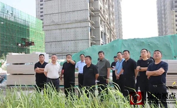 区委副书记、区长李刚到市西街道调研城改城建项目