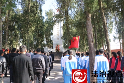 清明节祭奠烈士 014.JPG